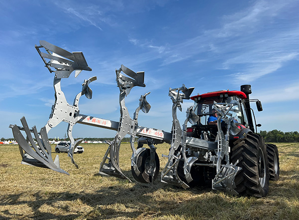 翻轉(zhuǎn)犁機(jī)械安全施工守則 翻轉(zhuǎn)犁機(jī)械安全施工守則